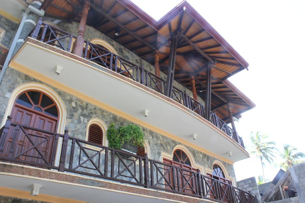 Warahena Beach Hotel 벤토타 외부 사진