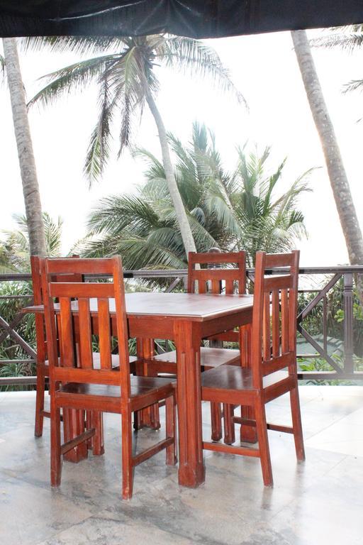 Warahena Beach Hotel 벤토타 외부 사진